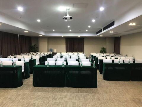 Lanfeng Hotel (Guangzhou Zengcheng Xintang Metro Station)