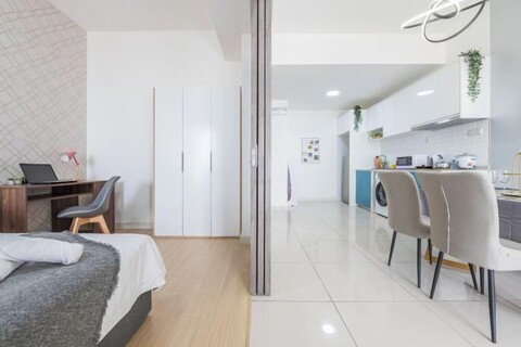 Cozy Oasis near Ikea TRX Mall King Size Bed 100mb