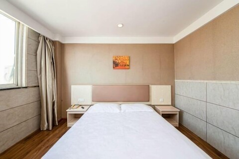 Dilang Holiday Hotel (Yangzhou Jiangdu Passenger Terminal Branch)