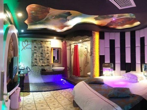 Manzhiya Theme Hotel (Shanghai Wanhangdu Road)