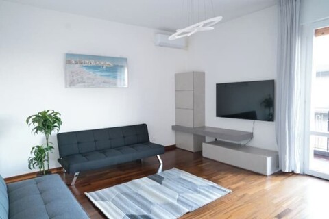 Venice Home free parking