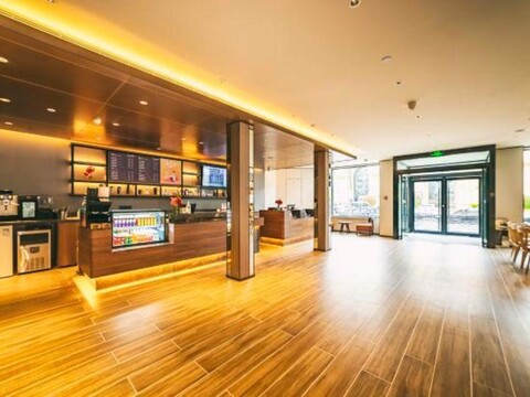HanTing Hotel (Qingdao Zhanqiao Railway Station West Square)