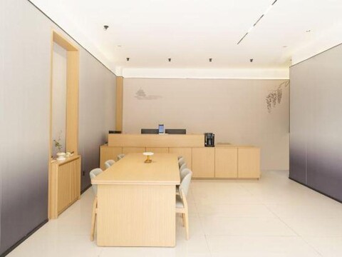 Dishman Boutique Hotel (Shanghai Zhoupu Wanda Branch)