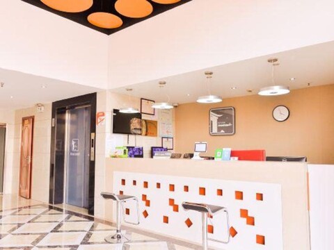 100 Inn Liangpin Hotel (Shanghai Minhang East China Normal University)