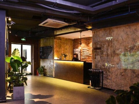 Jianwei Space Movie Hotel (Shanghai Jiangning Road subway station store)