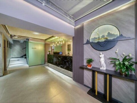 Jianwei Space Art Hotel (Shanghai Lujiabang Road Subway Station Branch)