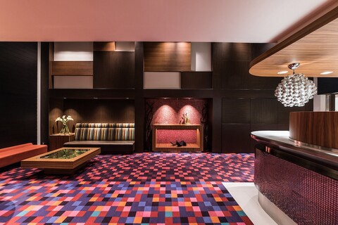 더 비 아카사카