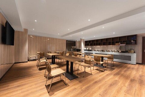 Borrman Hotel Wuhan Wusheng Road Metro Station CapitaLand Plaza