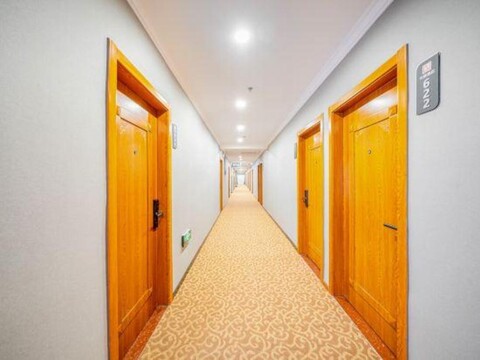 Songyi Hotel Songjiang University Town Rongfeng Life Square Branch