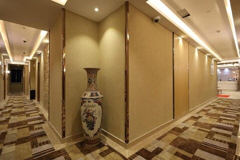 Shanghai Aishang Collection Hotel (Caohejing Hongmei Road Subway Station)