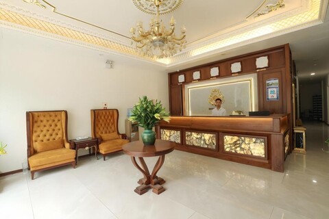 로얄 반 푸 호텔