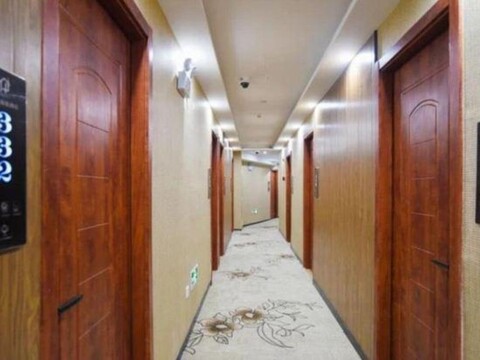 Nalan Business Hotel (Shanghai Fujian Middle Road)