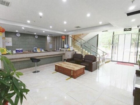 Yuexiang Hotel (Beijing Daxing Jiugong Subway Station)