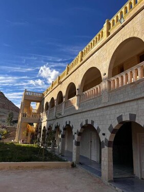 فندق العجواني