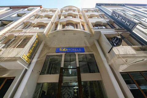 FabHotel Alpine Tree