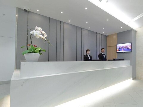 Foster Hotel (Shanghai Baoshan Road Subway Station)