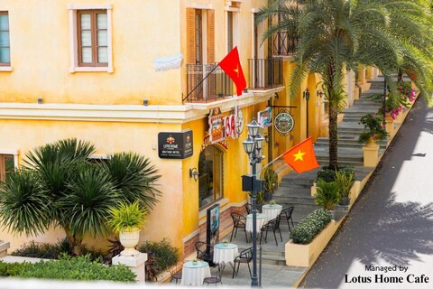 로터스 홈 코너 앤 루프탑