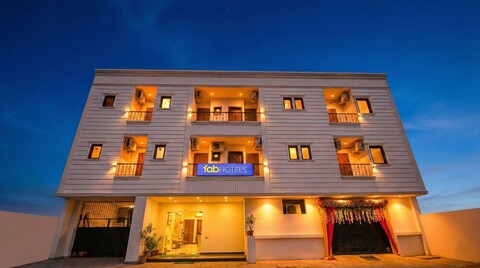 팹호텔 화이트 하우스 틸락 나가르