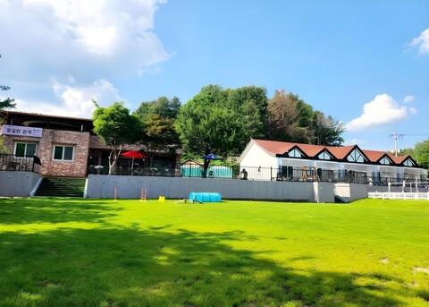 춘천애견펜션 꽃길만 걷개