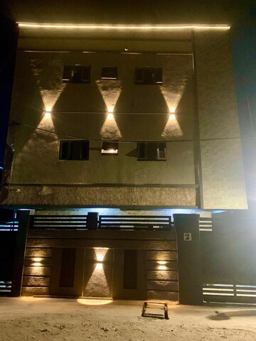Cbox Lodge & Lounge
