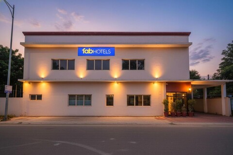 FabHotel The Dayal