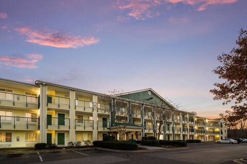 서버번 스튜디오 더럼-롤리