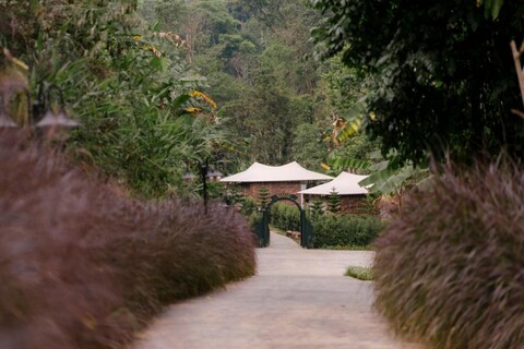 모너리 더 리버사이드