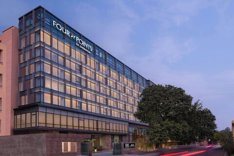 포 포인츠 바이 쉐라톤, 암리차르, 몰 로드