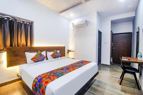 FabHotel DSR Hotel & Suites - Nr Hitech City Railway Station