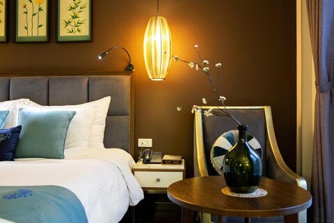 호텔 에메랄드 워터스 클래시