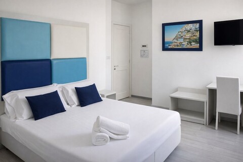 홀리데이 비코 에퀀스 비치