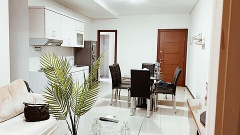 Urban Oasis 1 Staycation in Central Jakarta - Rooftop Pool and Garden