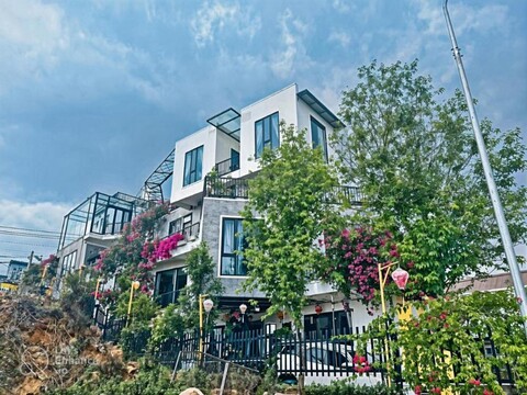 비 유스 빌라 다랏 - 오텔