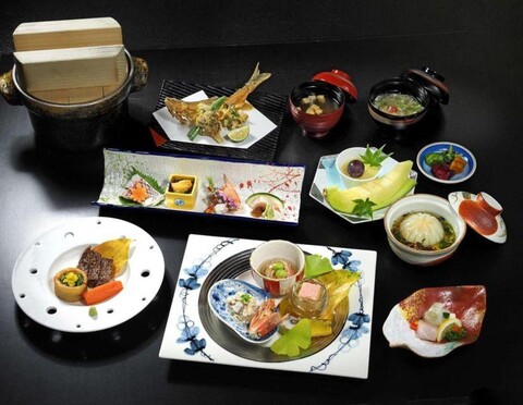 140 Year-Old Mountain Village Inn Orihashi Hotel