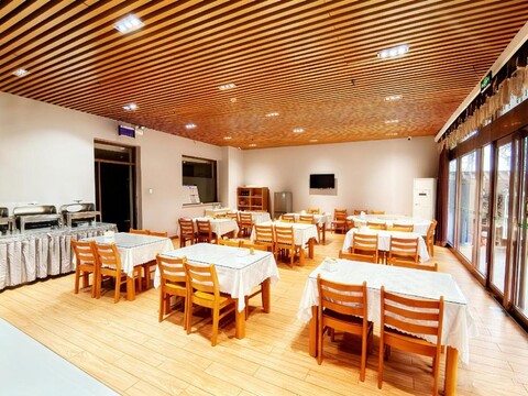 그린트리 인 익스프레스 베이징 뉴 인터내셔널 익스비션 센터, 캐피탈 인터내셔널 에어포트