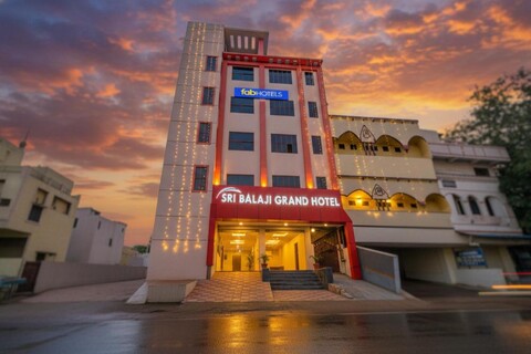 FabHotel Sri Balaji Grand