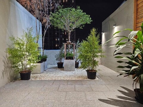 인 더 무드 포 라이프 앳수티산 방콕