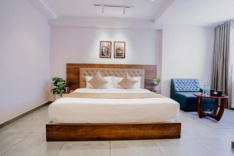 Seaking Suites