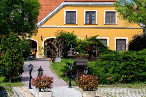 Gastland M0 Hotel és Konferenciaközpont