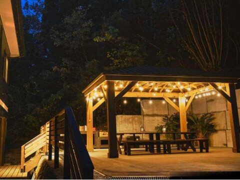 Little Hermit by Sana