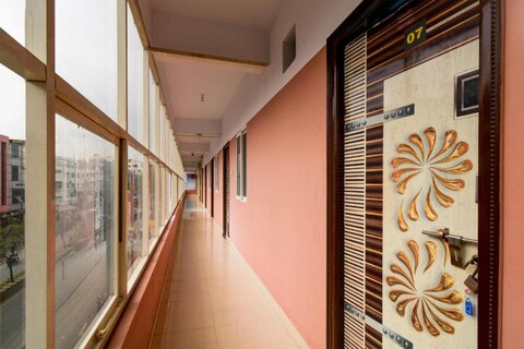 Hotel O Shabari Heights Luxury Abode A/C Rooms SR Nagar Metro Station
