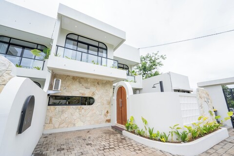 카마라사 빌라, 발랑안