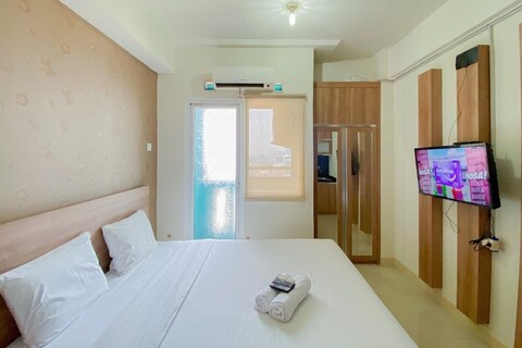 Comfort Living Studio at 20Th Floor Green Pramuka City Apartment