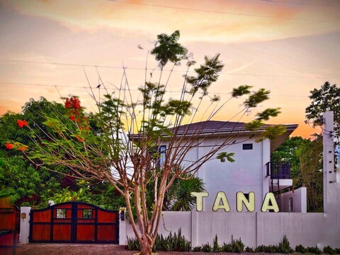 타나 미스테리어스 가든 리조트