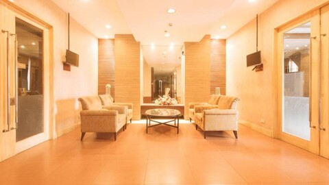 Torre Venezia Suites by RedDoorz