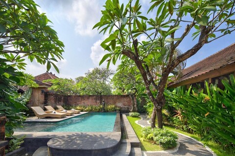 Mahe Garden Inn and Villas