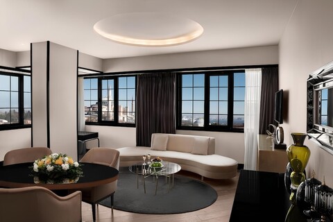 수라 하지아 소피아 호텔