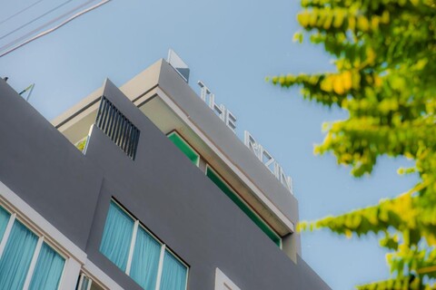 더 라이진 호텔 프라탐낙