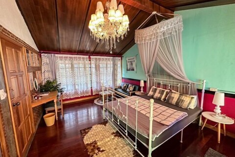 T-House BKK 2floors near BTS with Swimming pool and Free Wifi