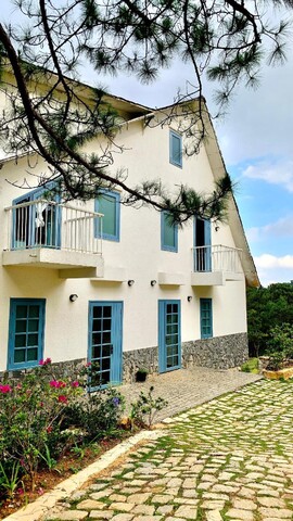 찌엔 통 언 니엔 다랏 룽 쫑 포